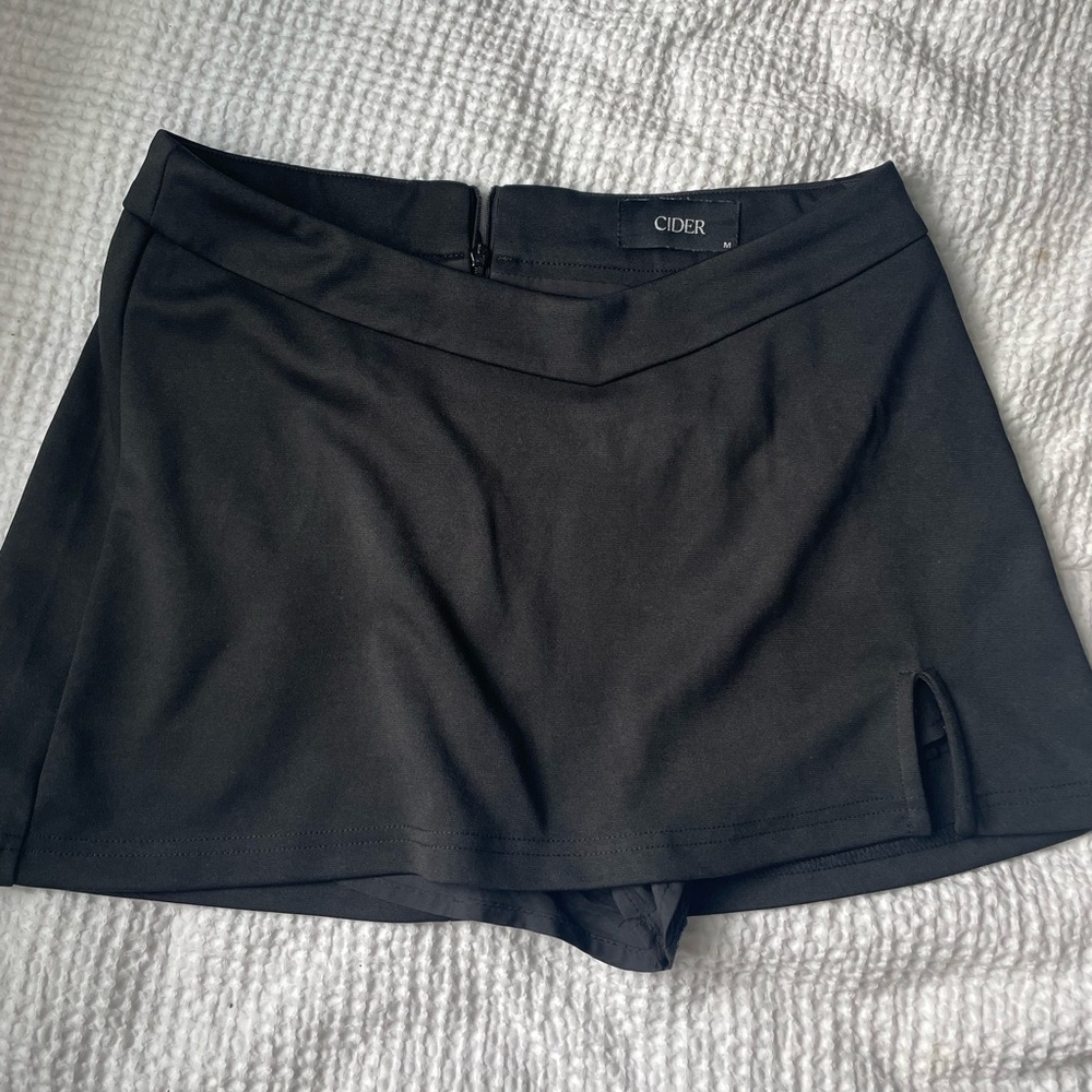 Cider women’s black mini skort